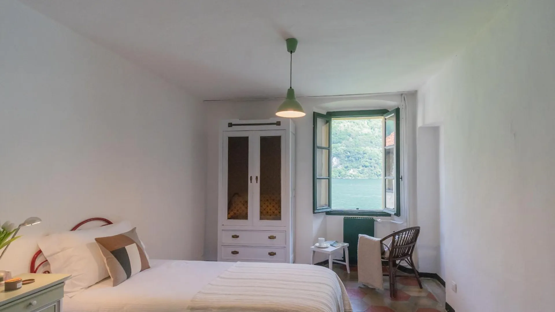Residenza Regina On The Lake By Rent All Como Laglio Lägenhet